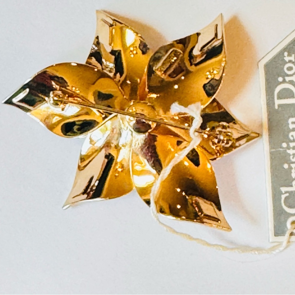 CHRISTIAN DIOR Germany Vintage Sculptural Flower Brooch Pin Gold Crystals - Picture 8 of 10